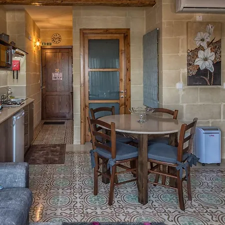 Quayside Apartments Marsaxlokk Exterior photo