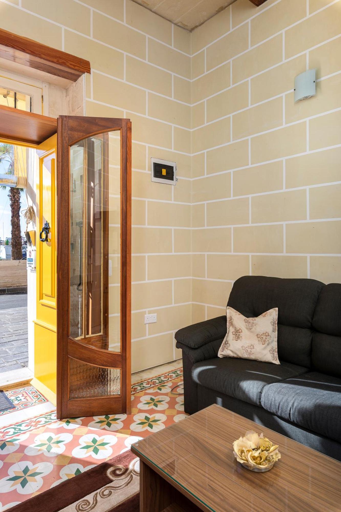 Quayside Apartment Marsaxlokk
